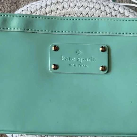 Kate Spade Zippered Coastline Chrissy Green Pasadena clutch - Picture 2 of 6